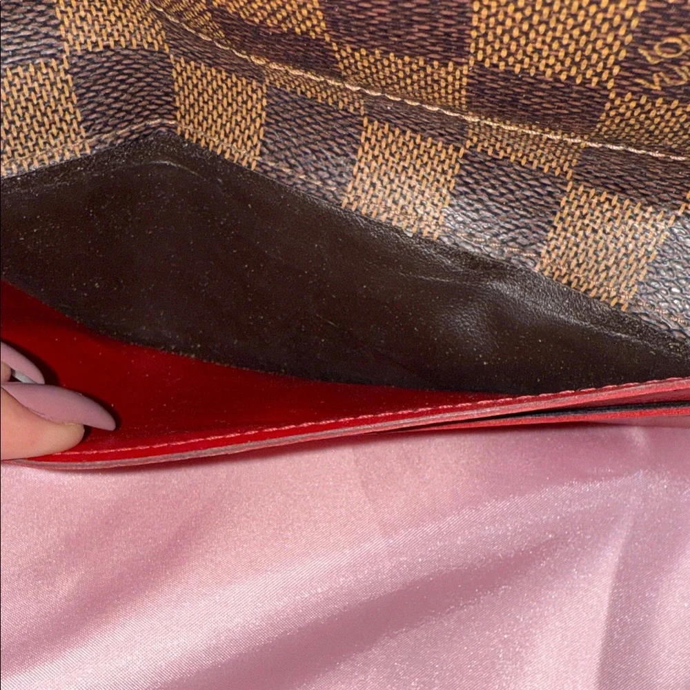 Louis Vuitton Wallet - Picture 7 of 11